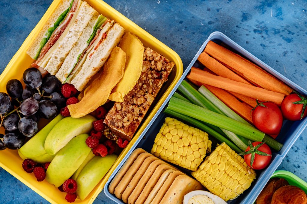 Comment les écoles peuvent-elles contribuer à une alimentation plus saine chez les enfants ?