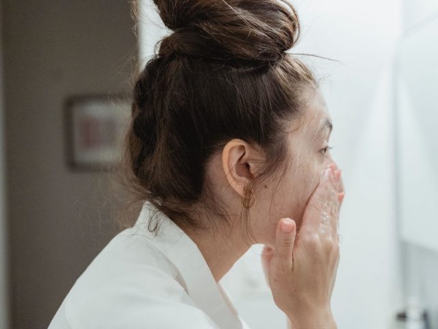 Pourquoi votre odeur corporelle change selon ce que vous mangez